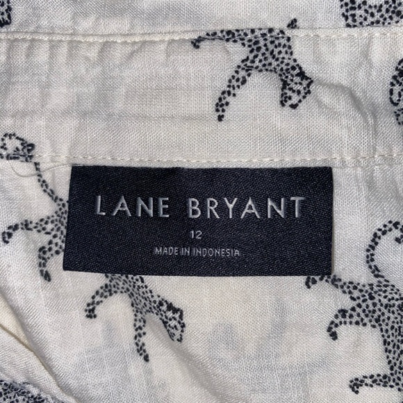 Lane Bryant Black and Cream Patterned Blouse. 0123 - Picture 3 of 3